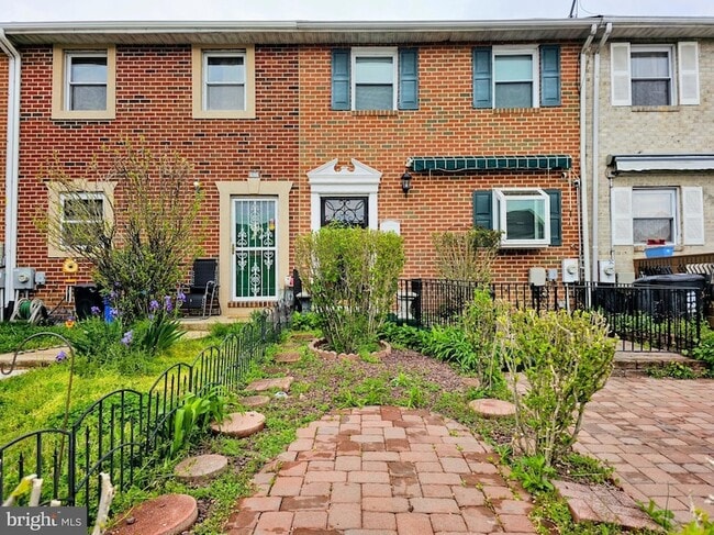 1519 Roosevelt Dr in Sharon Hill, PA - Foto de edificio - Building Photo