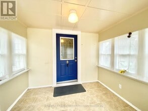 140 Vale Ave in Newmarket, ON - Building Photo - Building Photo