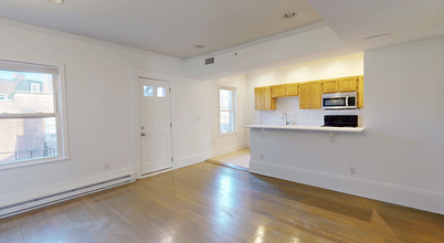 1410 Beacon St, Unit 3 in Brookline, MA - Foto de edificio - Building Photo