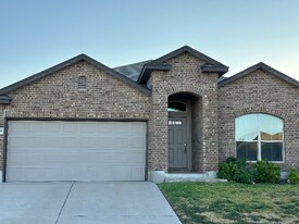 2809 Skinner Dr in Lorena, TX - Building Photo