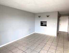 801 NW 47th Ave, Unit 704W in Miami, FL - Building Photo - Building Photo