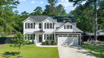 938 Winds Wy in Aberdeen, NC - Building Photo