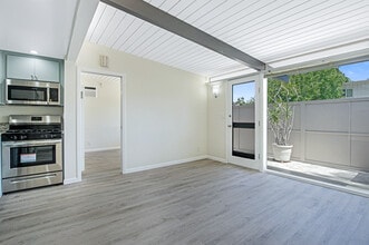 11305 Gladwin St in Los Angeles, CA - Foto de edificio - Building Photo