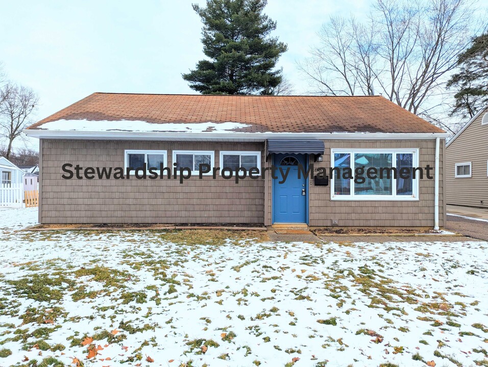 2881 Archwood Pl in Cuyahoga Falls, OH - Building Photo