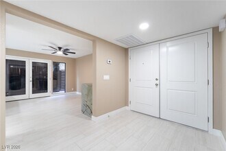 968 Pinehurst Dr in Las Vegas, NV - Foto de edificio - Building Photo