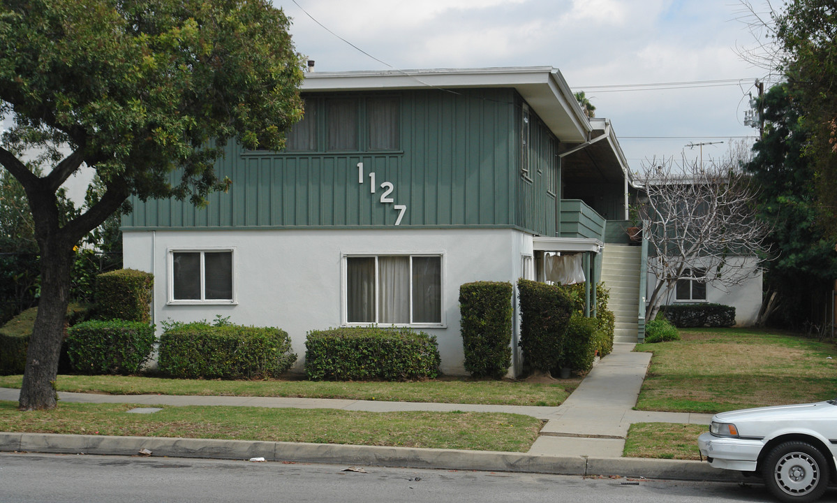 1127 Huntington Dr in South Pasadena, CA - Building Photo