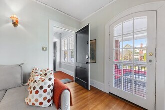 536 Hawthorne Ln in Charlotte, NC - Building Photo - Building Photo