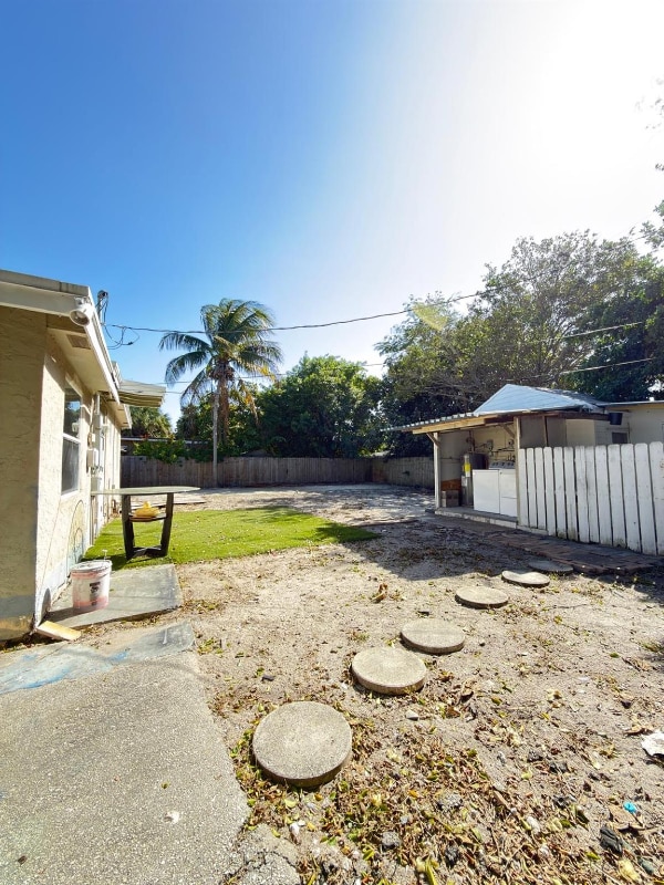 1832 NE 49th St in Pompano Beach, FL - Building Photo - Building Photo