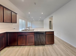 4892 Bolanzo Ln in New Caney, TX - Building Photo - Building Photo