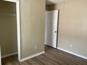 1624 Elmstead Ct in Orlando, FL - Foto de edificio - Building Photo