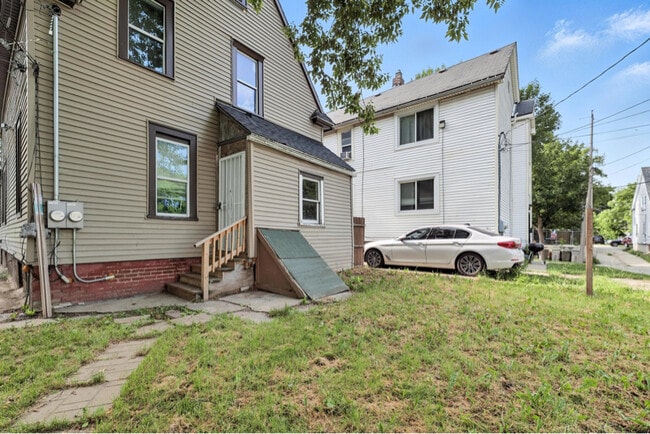 3244 N 1st St in Milwaukee, WI - Building Photo - Building Photo