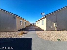 1370 Ogallala St in Pahrump, NV - Building Photo