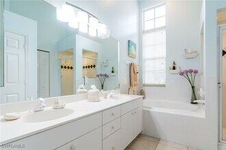 7720 Gardner Dr in Naples, FL - Building Photo - Building Photo