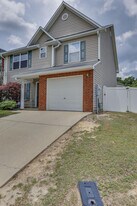 103 McNair Dr in Crestview, FL - Building Photo