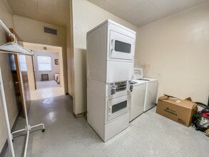 712 W Walnut St in Loving, NM - Building Photo - Building Photo