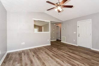 223 Elm Dr, Unit 119 in Villa Rica, GA - Foto de edificio - Building Photo