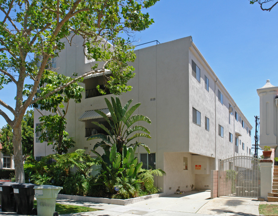 8730 CHARLEVILLE in Beverly Hills, CA - Foto de edificio