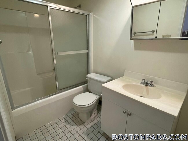 81 Essex St, Unit 54 in Boston, MA - Building Photo - Building Photo