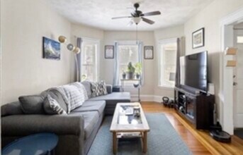 44 Greenleaf Ave in Medford, MA - Building Photo - Building Photo