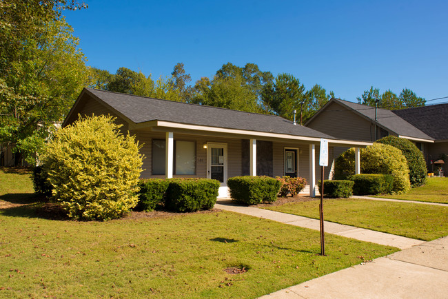 Morris Manor Apartments in Morris, AL - Building Photo - Building Photo