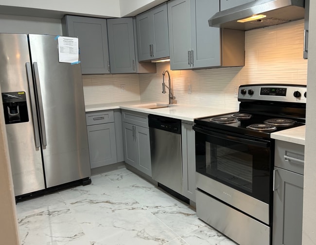 14 Sawmill Run in Norristown, PA - Building Photo - Building Photo