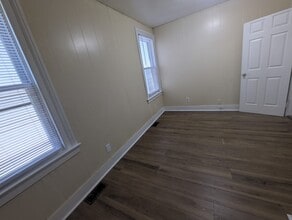 34 Hallock St, Unit 1 in New Haven, CT - Foto de edificio - Building Photo