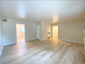 958 Barney St in Merced, CA - Building Photo - Building Photo