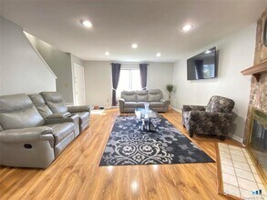 19 Somers St in Danbury, CT - Building Photo - Building Photo