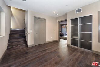 1217 Horn Ave-Unit -105 in West Hollywood, CA - Foto de edificio - Building Photo