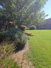 2908 S Oakhurst Ct in Visalia, CA - Building Photo - Building Photo