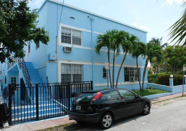 2416 Flamingo Dr in Miami Beach, FL - Foto de edificio - Building Photo