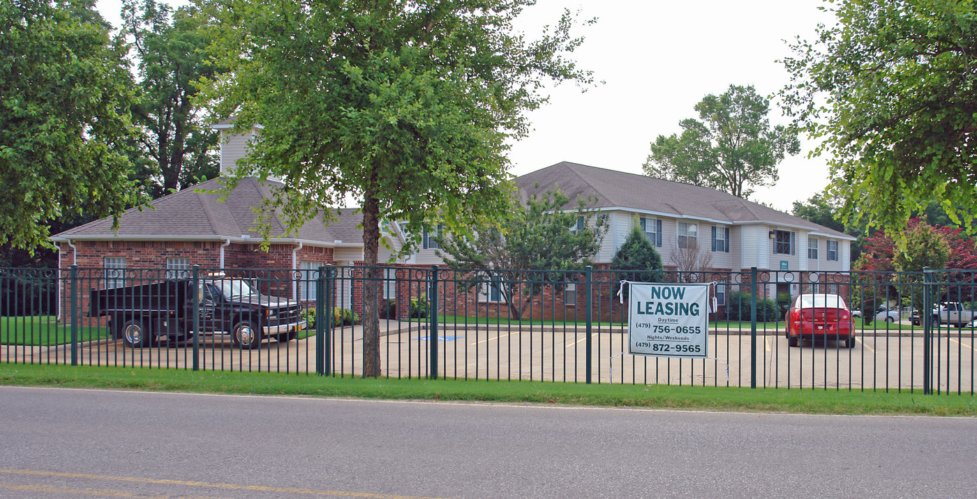 Cambridge Park Apartments in Springdale, AR - Foto de edificio