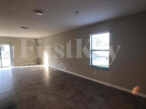 10001 RoseMary Leaf Ln in Riverview, FL - Building Photo - Building Photo