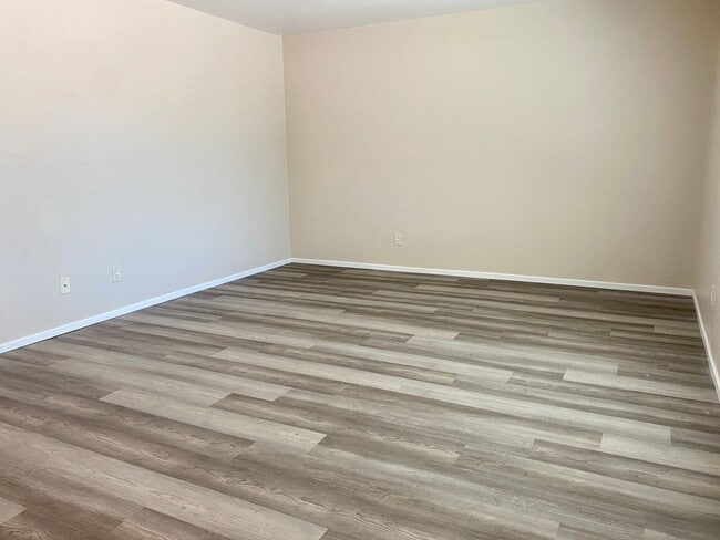 property at 1402 E Guadalupe Rd