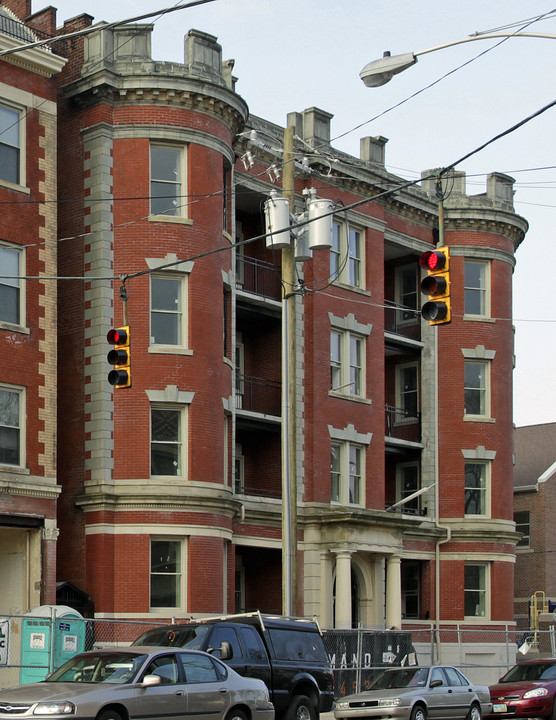 Rockdale Manor in Cincinnati, OH - Building Photo