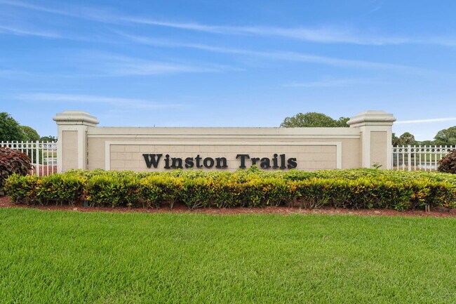 6009 Royal Birkdale Dr in Greenacres, FL - Building Photo - Building Photo