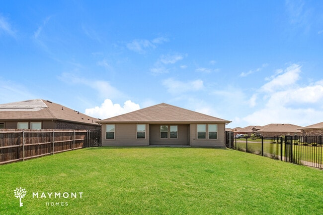 801 Darlington Oak Ave in Royse City, TX - Building Photo - Building Photo
