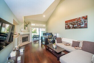 8072 E Snapdragon Ln in Anaheim, CA - Building Photo - Building Photo