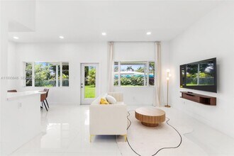 1581 Normandy Dr in Miami Beach, FL - Building Photo - Building Photo