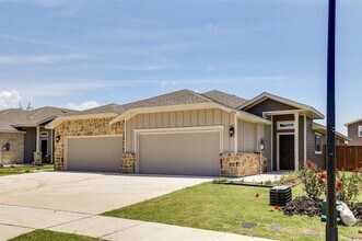 648 Blackland dr in Venus, TX - Building Photo - Building Photo