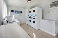 Windward Apartments in Orlando, FL - Building Photo - Building Photo