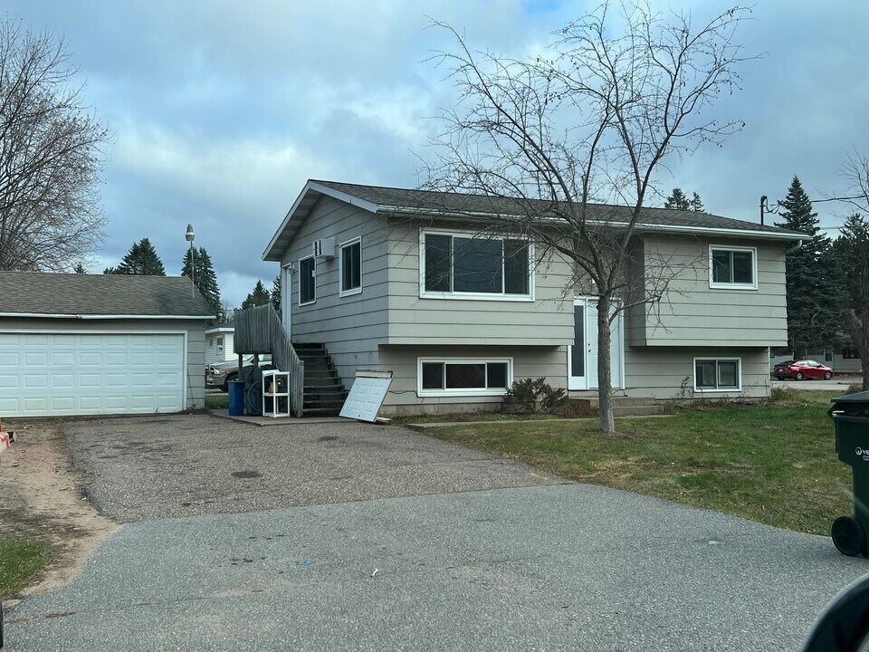 5415 Schmutzler St in Schofield, WI - Building Photo