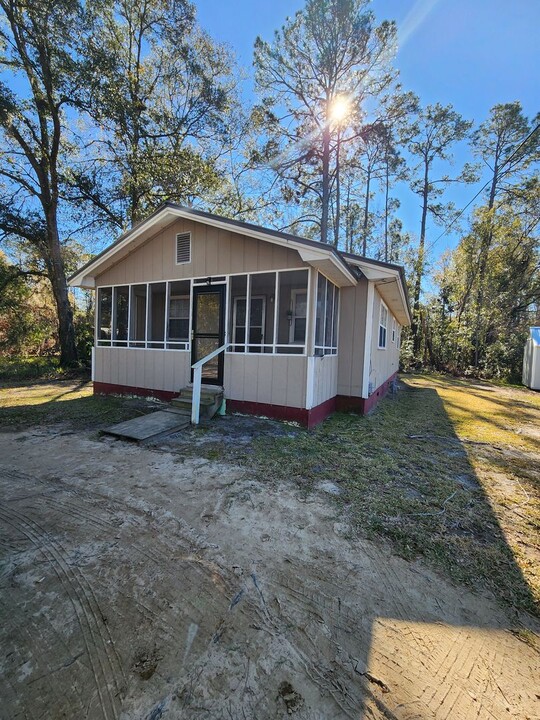 323 W General Stewart Wy in Hinesville, GA - Building Photo