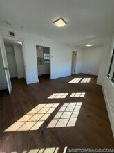 1200 Massachusetts Ave, Unit 212 in Cambridge, MA - Building Photo - Building Photo