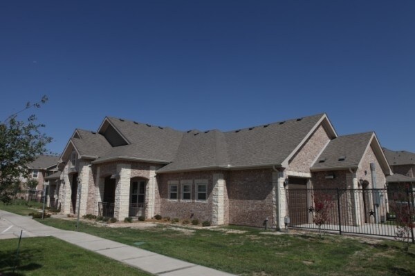 Sage Brush Village Apartments in Odessa, TX - Foto de edificio