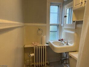 17 Montclair Ave in Montclair, NJ - Building Photo - Building Photo