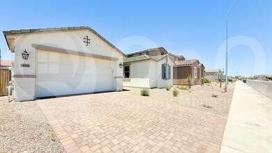 3606 N 103rd Ave in Avondale, AZ - Building Photo - Building Photo