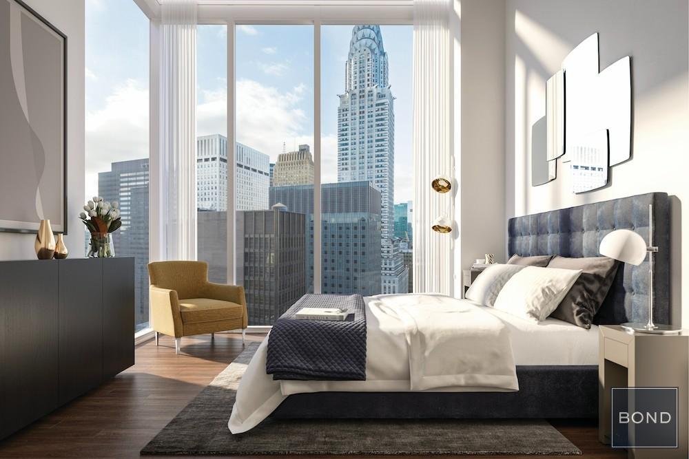 222 E 44th St in New York, NY - Building Photo