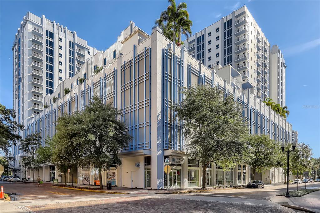 413 E Pine St in Orlando, FL - Building Photo