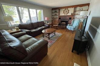 1107 Bradford Dr in Point Pleasant, NJ - Building Photo - Building Photo